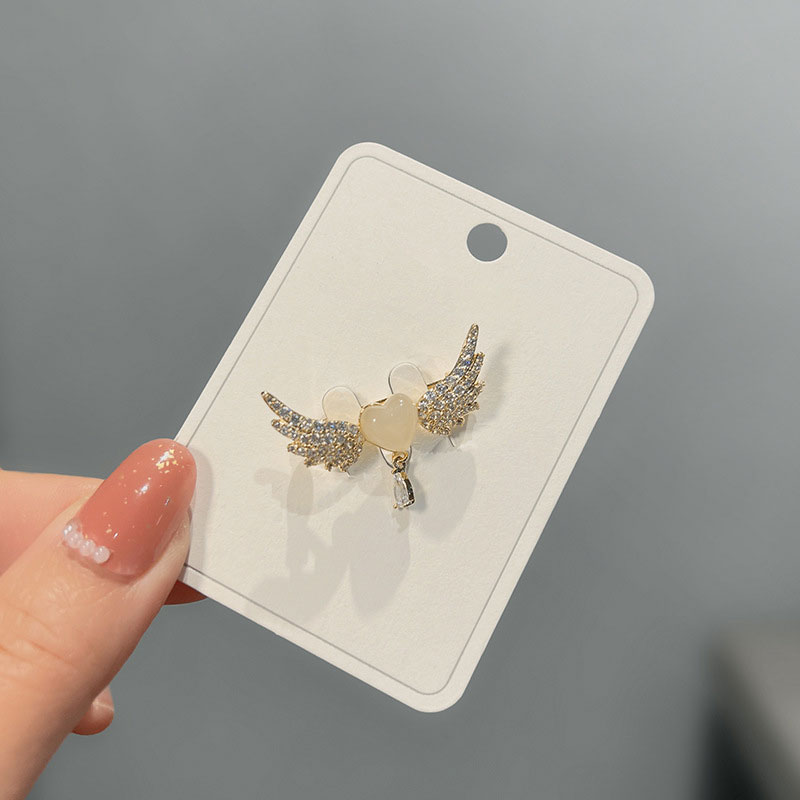 Luxury Design Brooch Pin For Women - Heart Wings
