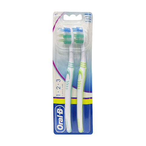 Oral-B 1.2.3 Classic Care Medium Twin Pack Toothbrush - Paste & Green