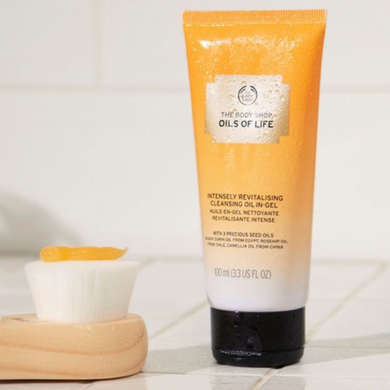 The Body Shop Oils Of Life Intensely Revitalising Cleansing Oil In Gel 100ml