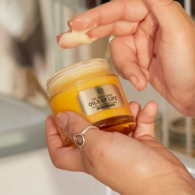 The Body Shop oils Of Life Intensely Revitalising Sleeping Cream 80ml