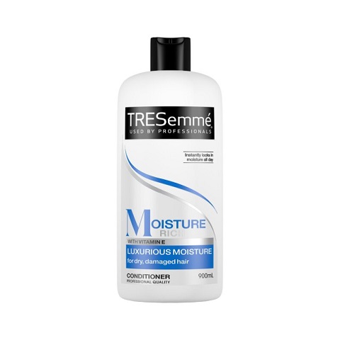 TRESemmé Moisture Rich Luxurious Moisture Conditioner For Dry Or Dull Hair 900ml